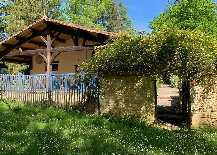 De Charme Le Bibendôme Et Les Mots Bleus En Pleine Forêt Cause-de-Clérans